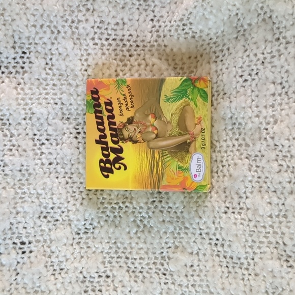 theBalm Bahama Mama Bronzer, Shadow, & Contour, 3g/0.11oz - Picture 7 of 9